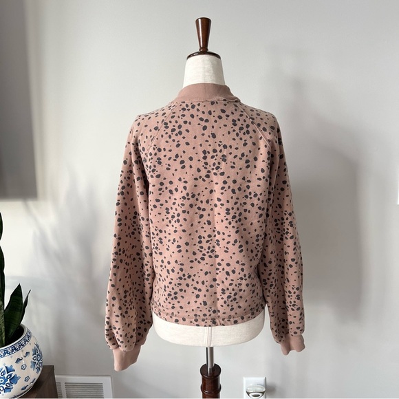 Abercrombie & Fitch Trendy Leopard High Neck Bubble Sleeve Sweatshirt - Picture 3 of 12